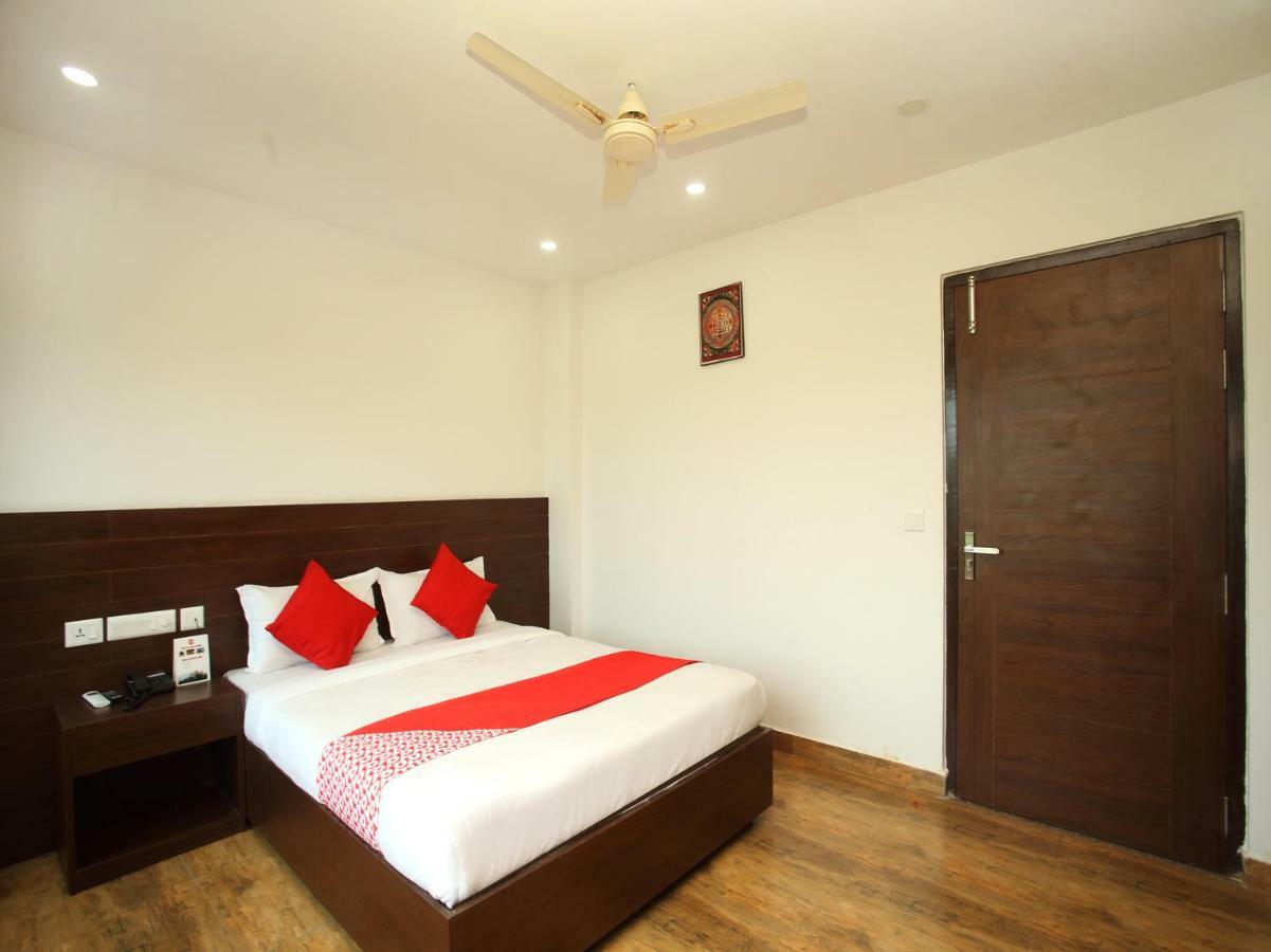 Oyo 525 Hotel Aloka Inn Румминдей Экстерьер фото